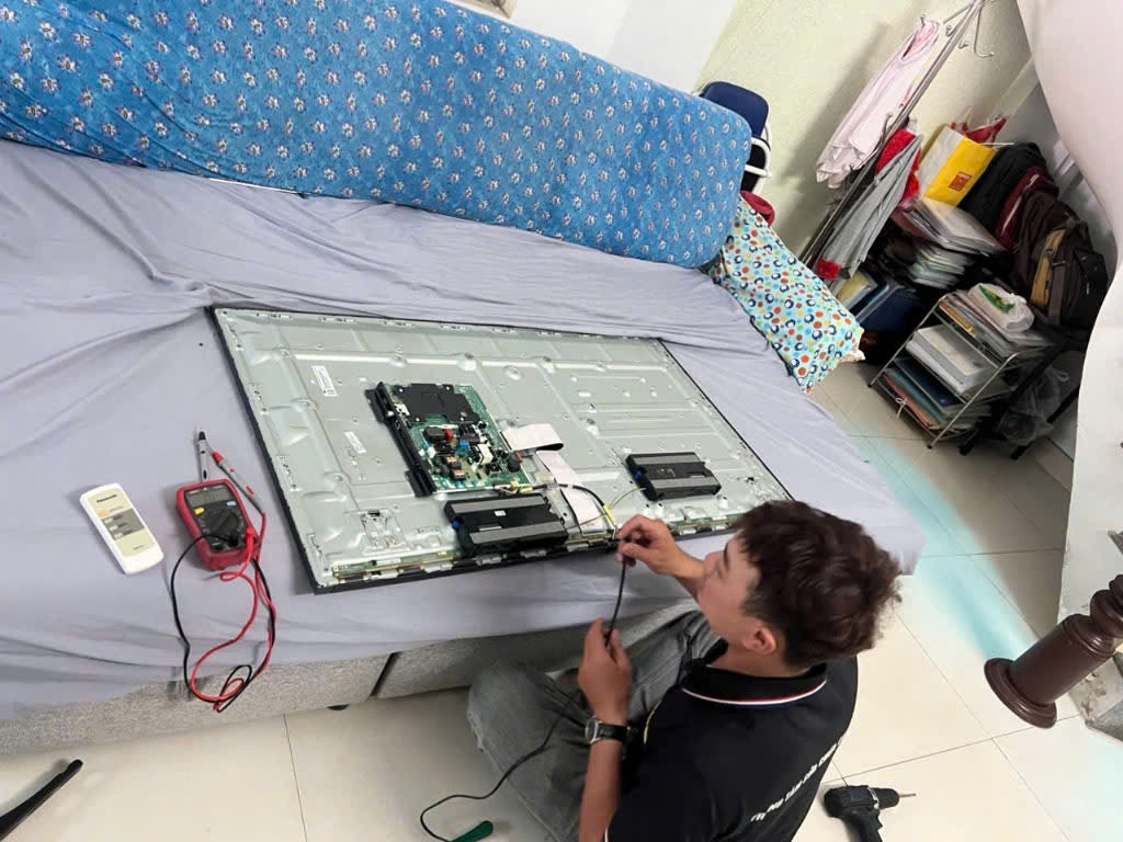 Khổ sở vì tivi nháy đèn đỏ không lên hình? Đừng lo lắng, vì đã có giải pháp!