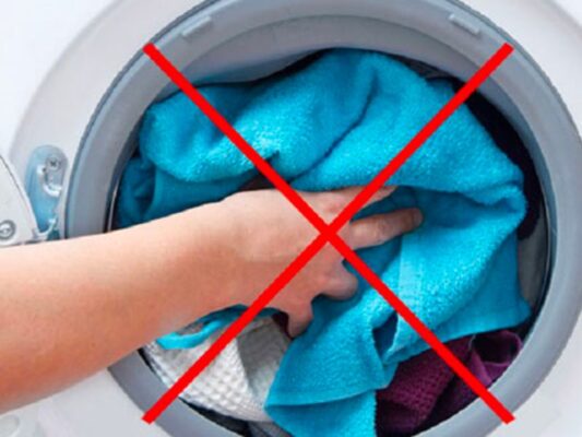 Động cơ hoặc dây curoa bị hỏng (với máy giặt cơ)