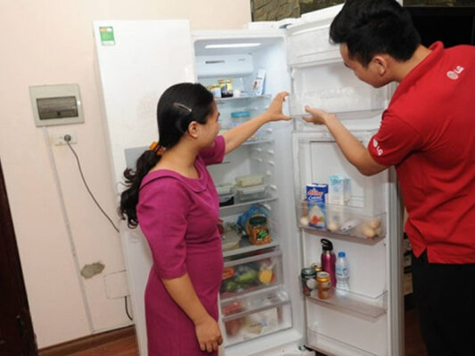 Tìm điểm rò rỉ gas (nếu có).