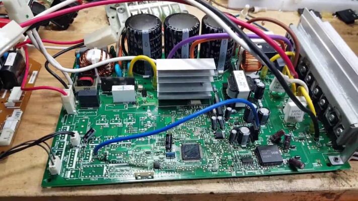 Hỏng tụ, block hoặc bo mạch điều khiển.
