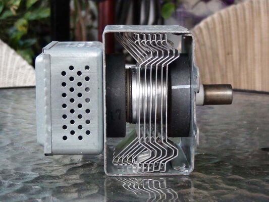 Magnetron (Bộ Phát Sóng Vi Ba) Hỏng.