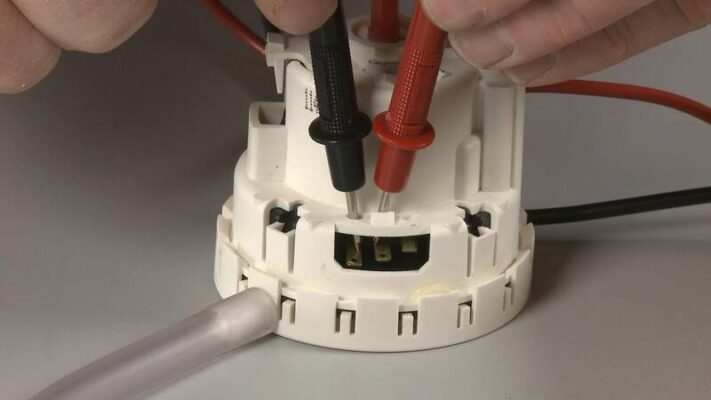 Cảm biến mực nước (Pressure Switch) bị lỗi.