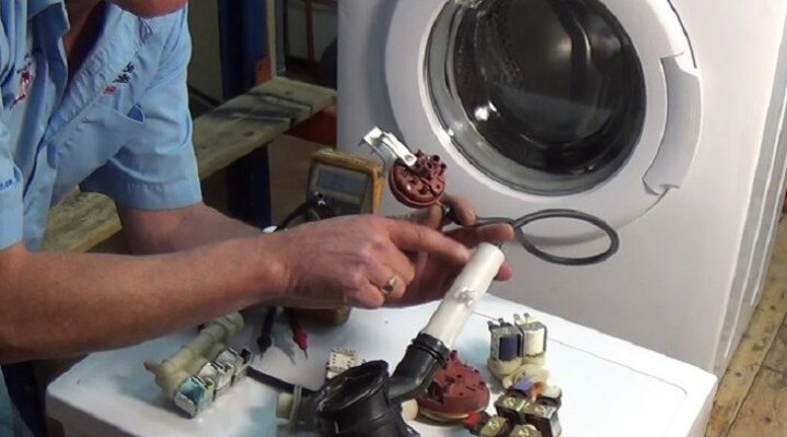 Cảm biến mực nước (Pressure Switch) bị lỗi.