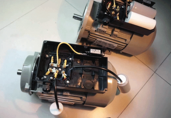 Bơm xả (motor bơm) bị hỏng.