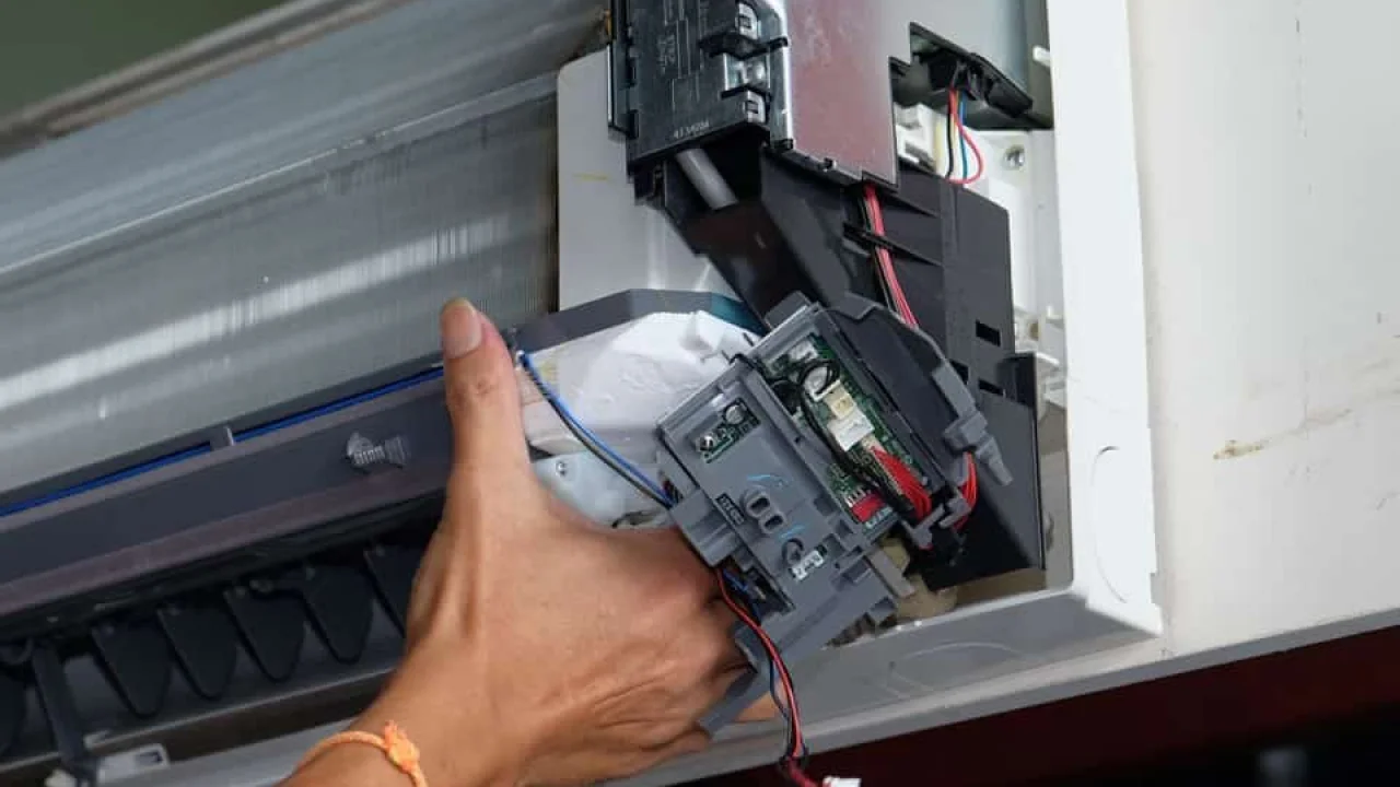 Quy trình sửa máy lạnh Mitsubishi tại nhà chuyên nghiệp.