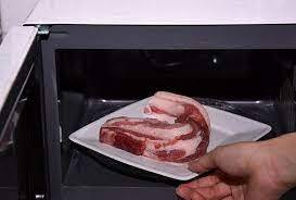 Hướng dẫn rã đông bằng lò vi sóng theo từng bước