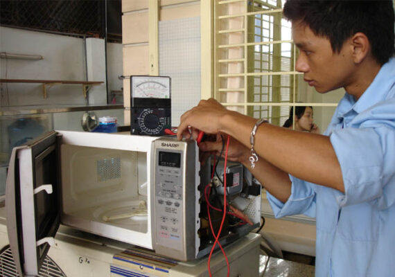 Ưu điểm khi chọn dịch vụ sửa lò vi sóng tại Quận 1 TP.HCM của chúng tôi