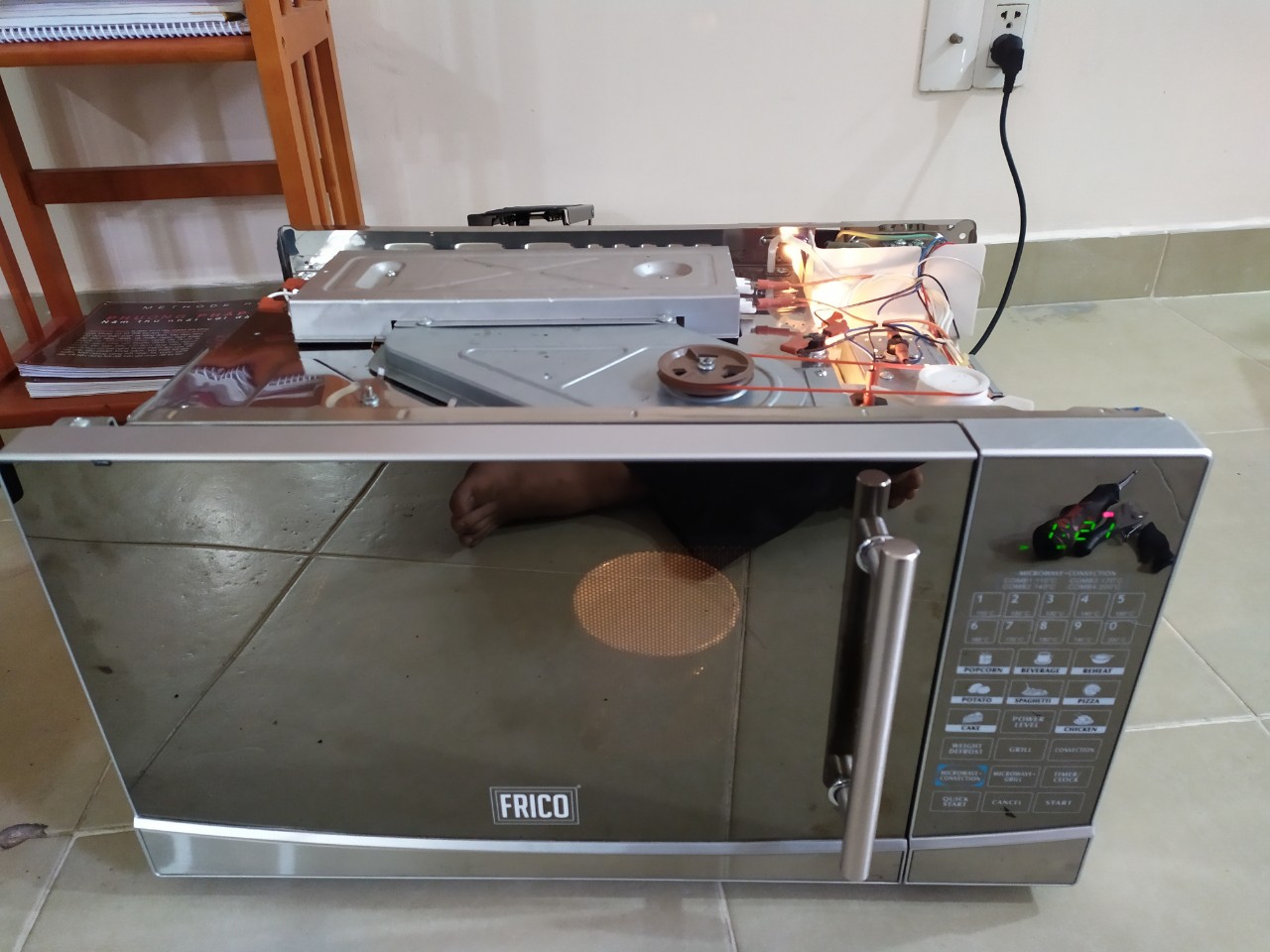 Những lưu ý khi sử dụng lò vi sóng để tránh hỏng hóc.