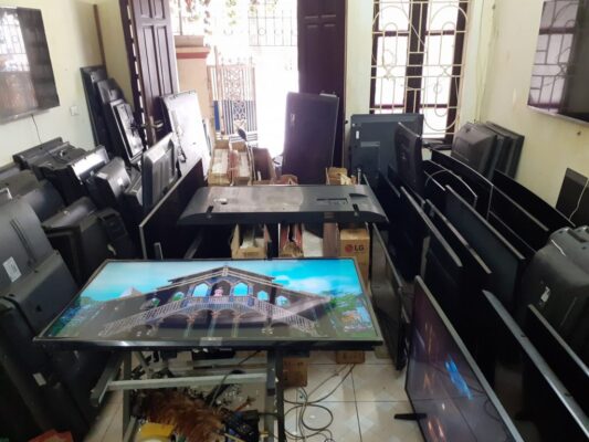 Vì sao nên chọn dịch vụ sửa tivi OLED tại TP.HCM của chúng tôi?