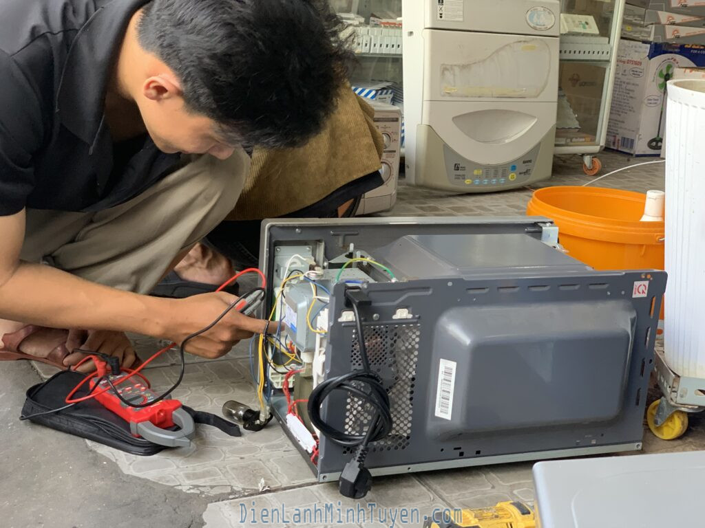 Sửa lò vi sóng Panasonic tại nhà TP.HCM