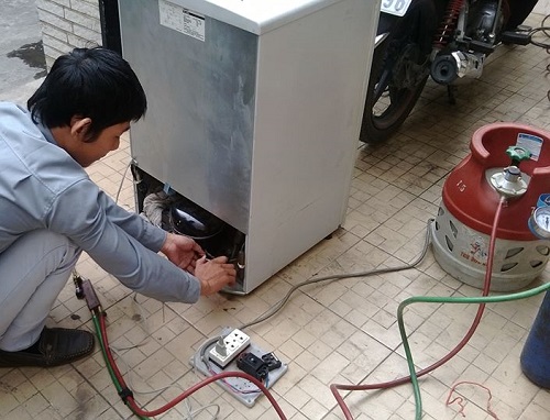 Khi nào cần liên hệ dịch vụ sửa chữa tủ lạnh tại TP.HCM?