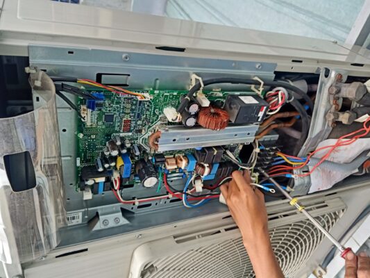 Tại sao cần dịch vụ Sửa máy lạnh Mitsubishi tại Hà Nội chuyên nghiệp?
