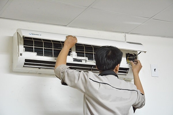 Khi nào nên gọi ngay thợ sửa chữa máy lạnh vào mùa hè?