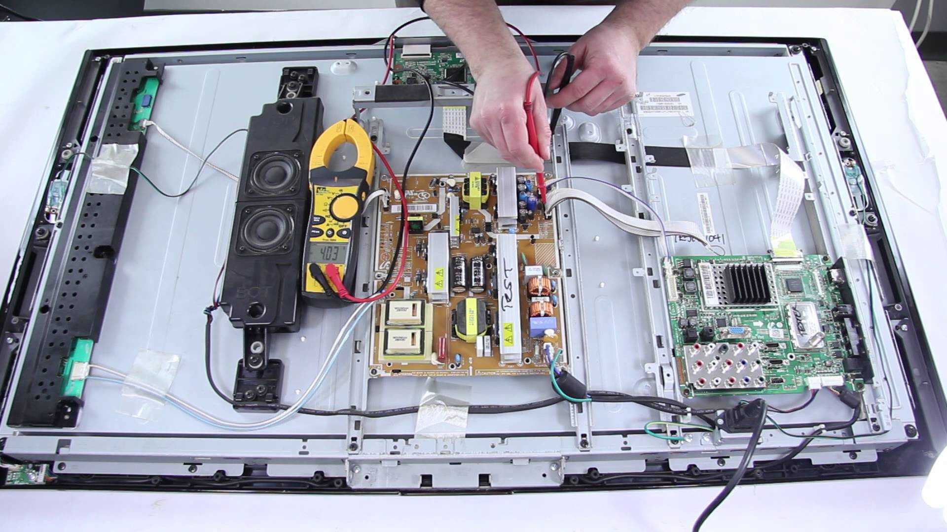 Kinh nghiệm chọn dịch vụ sửa tivi QLED tại nhà TPHCM uy tín.