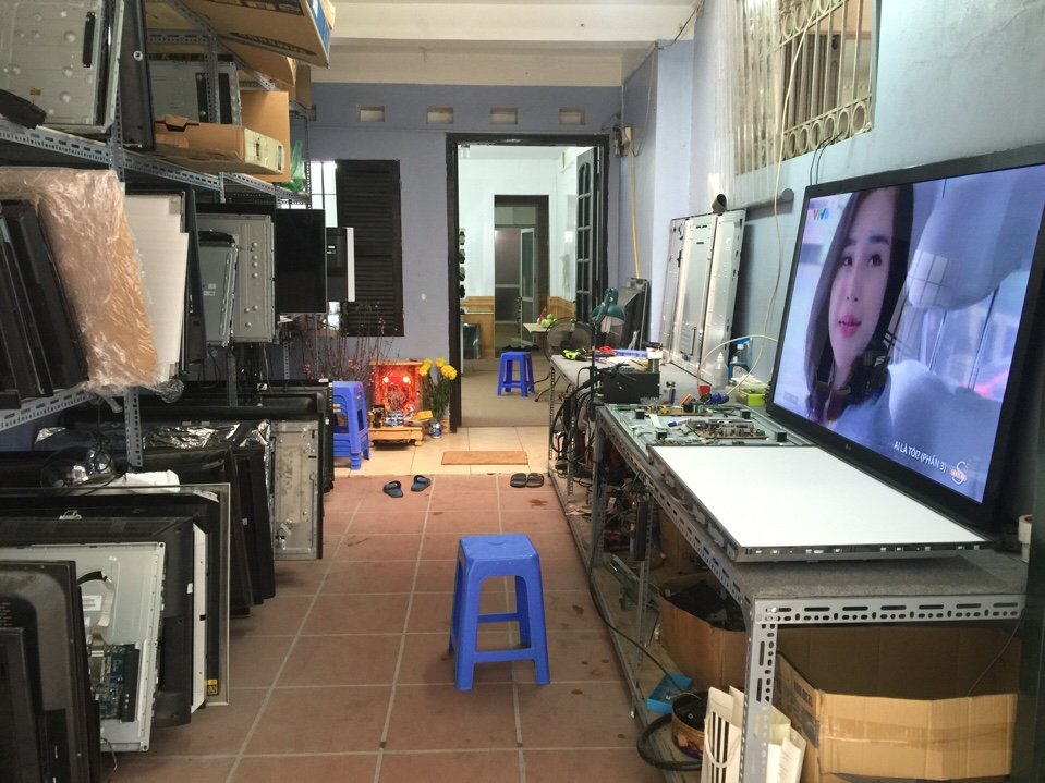 Lý do nên chọn dịch vụ sửa chữa tivi LED, LCD tại Hà Nội uy tín.