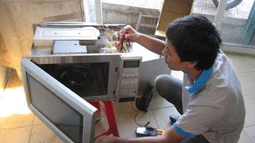 Ưu điểm khi sử dụng dịch vụ sửa lò vi sóng tại nhà TP.HCM.