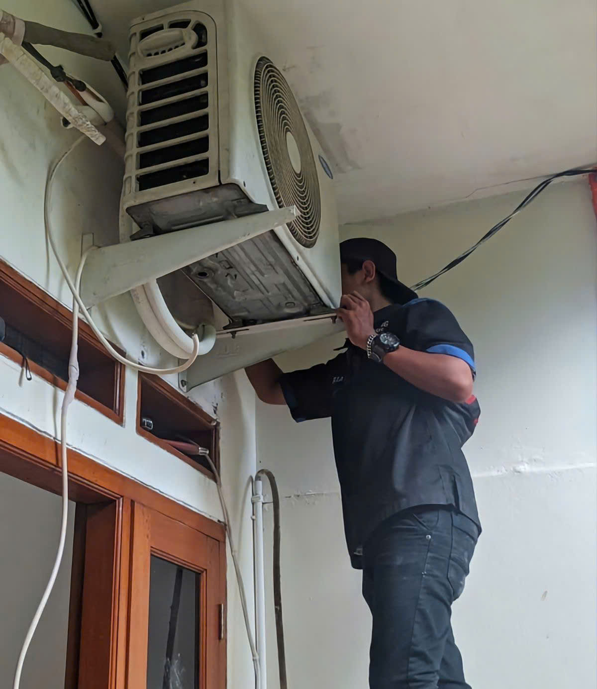Quy trình sửa máy lạnh tại nhà giá rẻ TP.HCM.