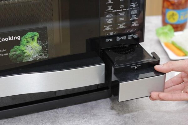 Các sự cố phổ biến cần dịch vụ sửa chữa lò vi sóng Sharp