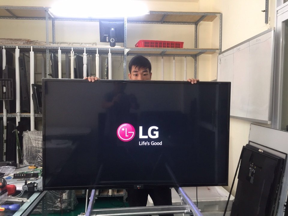Lợi ích khi chọn dịch vụ sửa tivi tại nhà Hà Nội uy tín.