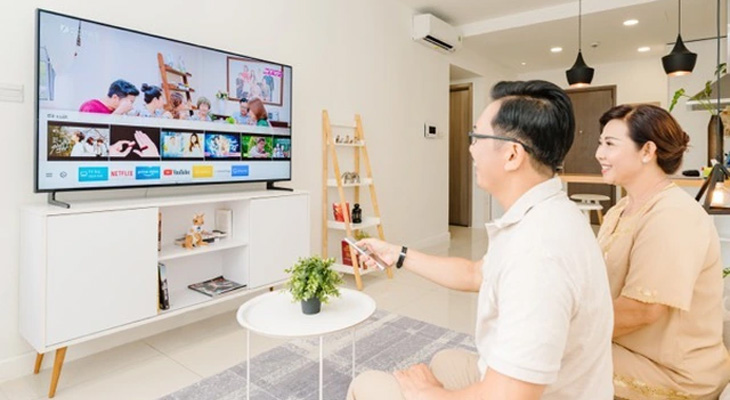 tu van chon mua tivi cho gia dinh co nguoi lon tuo 9