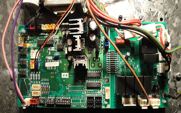 Board mạch dàn lạnh bị lỗi.