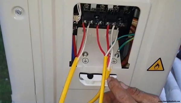 Dây tín hiệu kết nối bị lỗi.