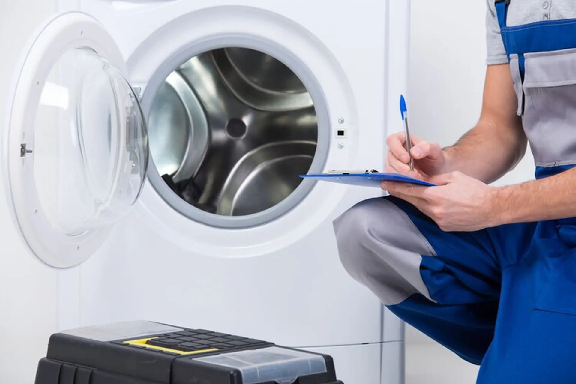 Kinh nghiệm sửa máy giặt LG giúp máy hoạt động êm ái hơn.