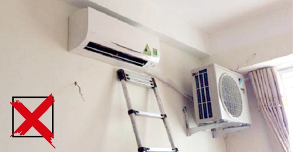 Lắp đặt máy lạnh sai độ nghiêng.