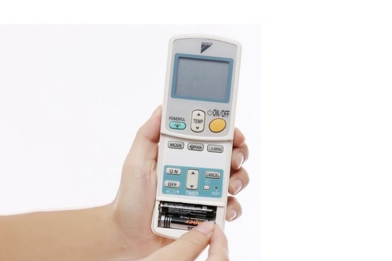 Nguyên nhân phổ biến khiến máy lạnh Daikin không nhận remote.