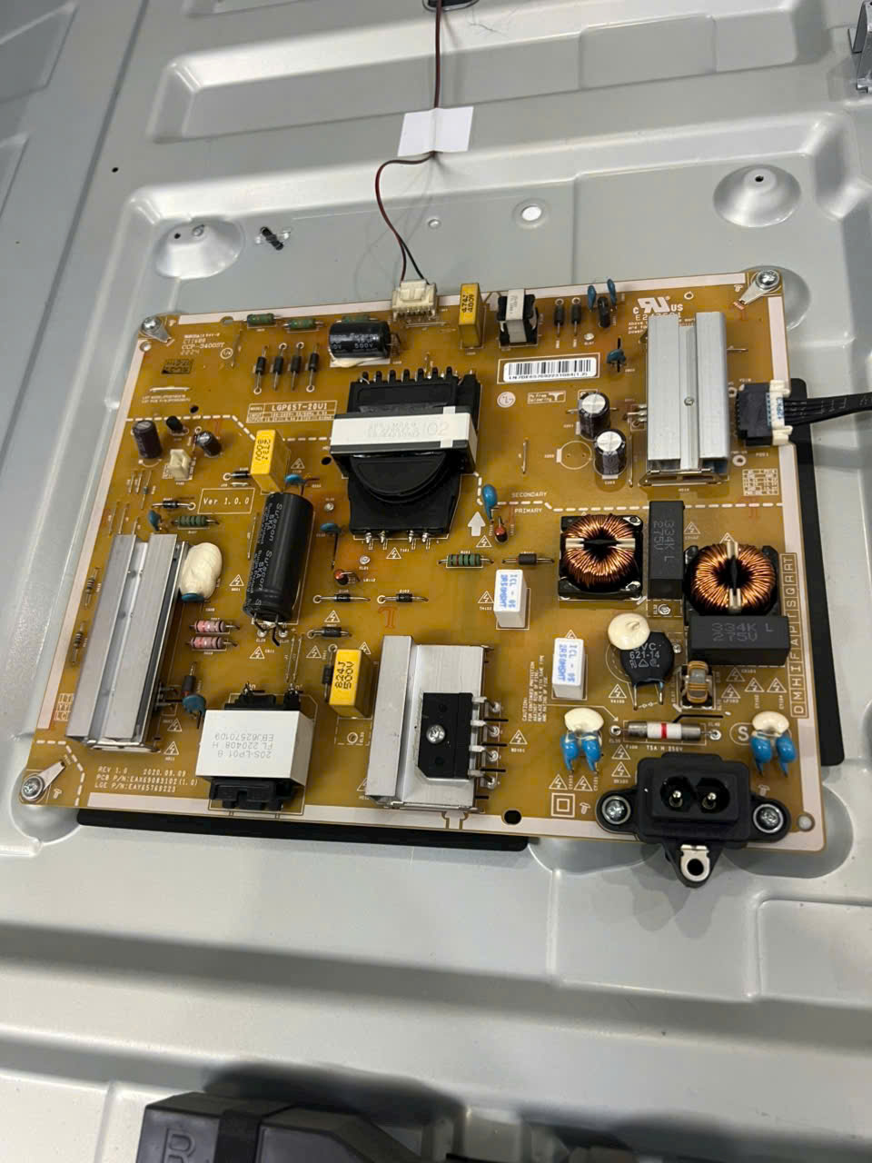 Sửa Tivi Bến Thành – Dịch Vụ Uy Tín, Có Mặt Nhanh, Giá Hợp Lý