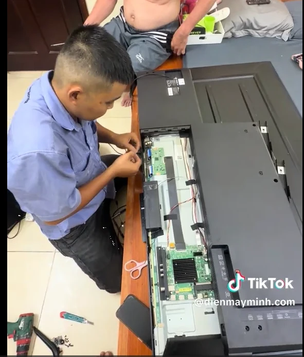 Sửa Tivi Không Lên Nguồn tại nhà TPHCM